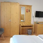Regiohotel Germania - #direktamkurpark #wellnessbereich #fruehstuecksbuffet #freeparking Otel 3*