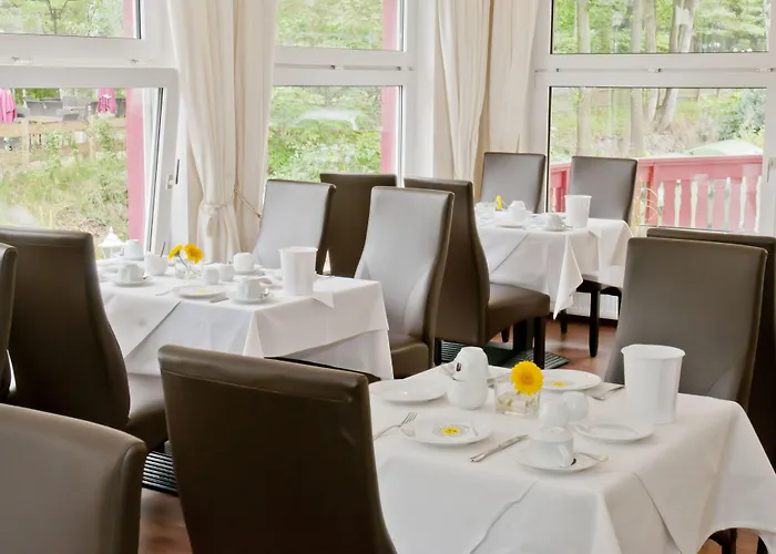 Regiohotel Germania - #direktamkurpark #wellnessbereich #fruehstuecksbuffet #freeparking Hotel